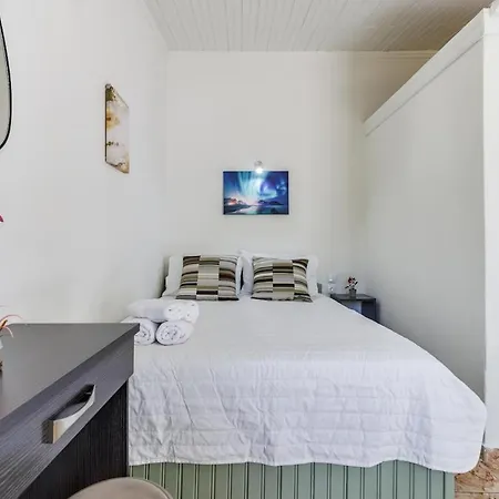 Apartment Lemon Trees Ii *