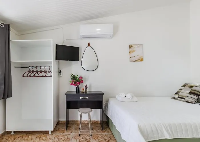 Lemon Trees Ii * Skopelos Town